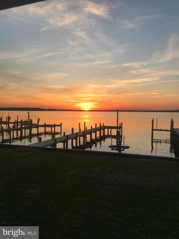 9108 HINTON AVE, Sparrows Point, MD 21219