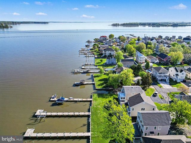 9108 HINTON AVE, Sparrows Point, MD 21219