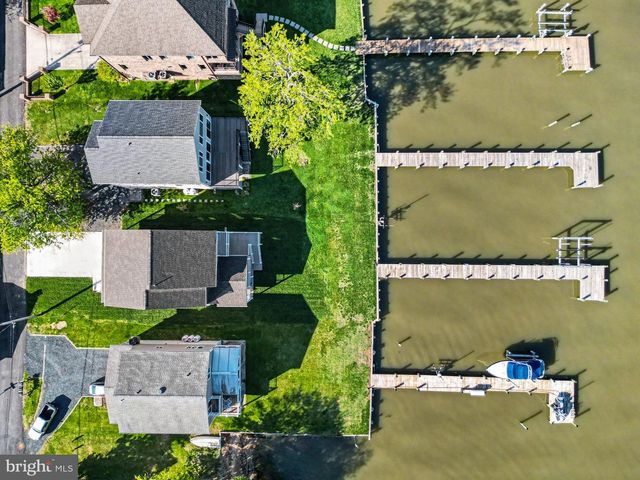 9108 HINTON AVE, Sparrows Point, MD 21219