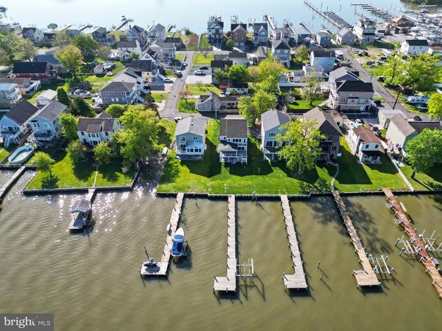 9108 HINTON AVE, Sparrows Point, MD 21219