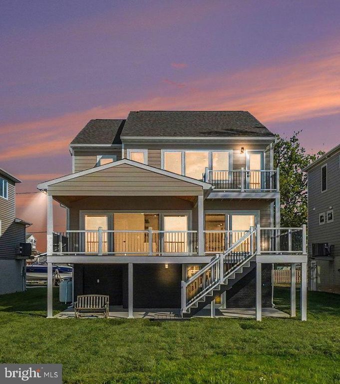 9108 HINTON AVE, Sparrows Point, MD 21219