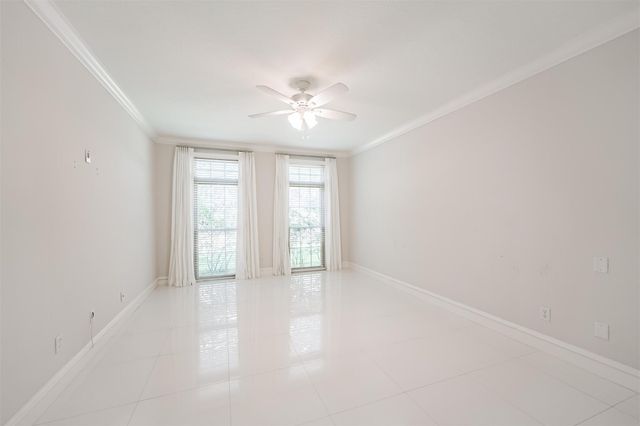 207 Victoria Way, Friendswood, TX 77546