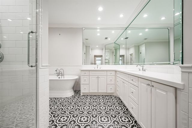 207 Victoria Way, Friendswood, TX 77546