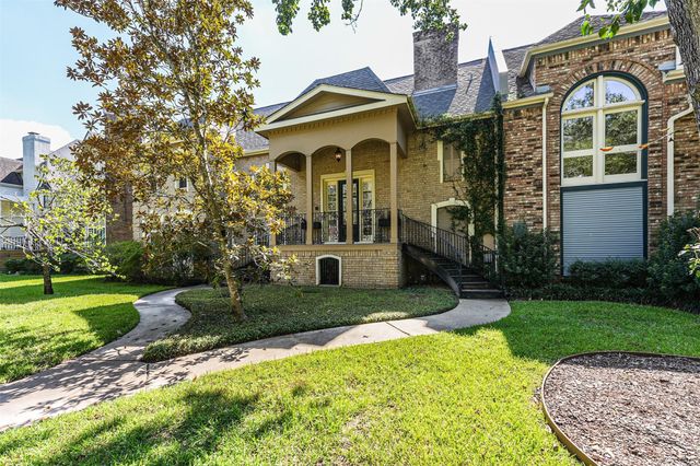 207 Victoria Way, Friendswood, TX 77546