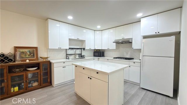 111 Poinsettia, Monrovia, CA 91016