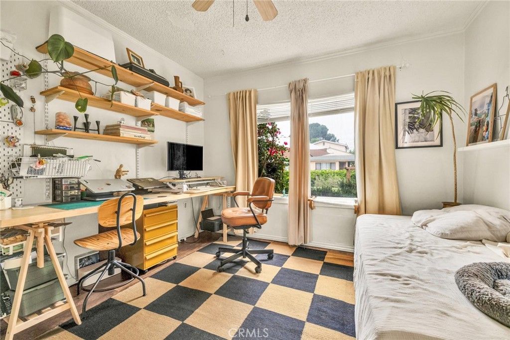 Image 13 of property listing at 3185 Perlita Avenue, Los Angeles, CA 90039