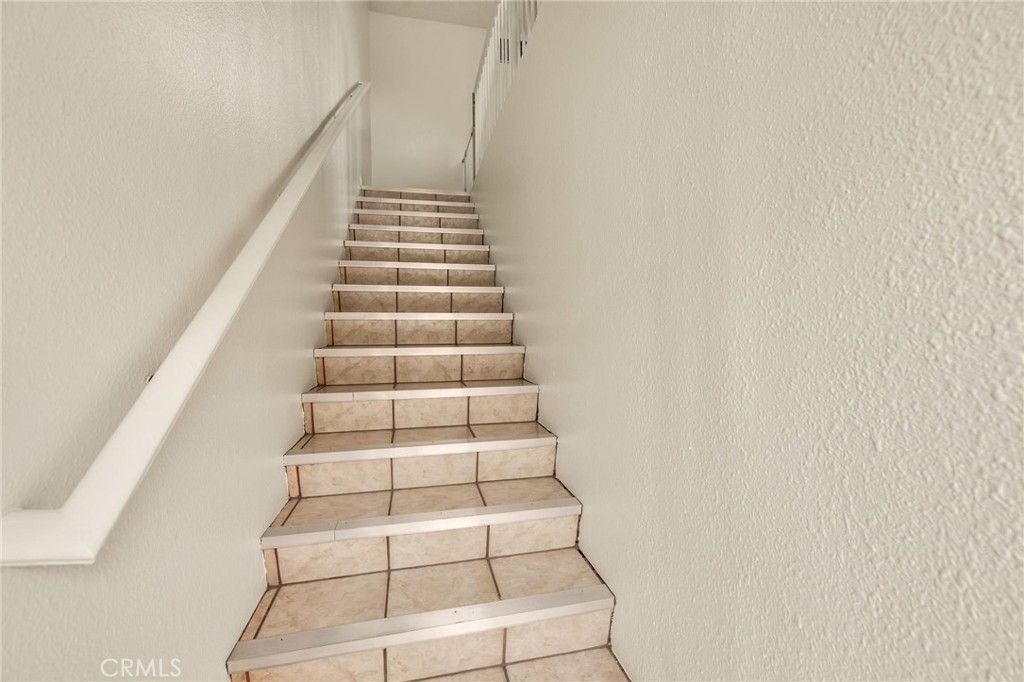 Image 17 of property listing at 3185 Perlita Avenue, Los Angeles, CA 90039