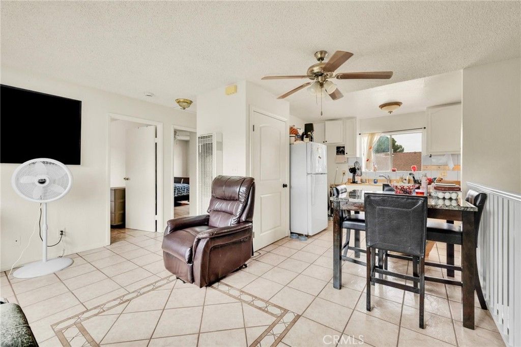 Image 18 of property listing at 3185 Perlita Avenue, Los Angeles, CA 90039