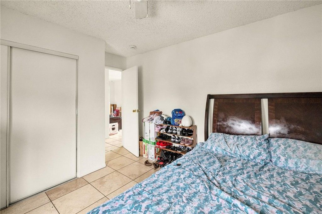 Image 25 of property listing at 3185 Perlita Avenue, Los Angeles, CA 90039