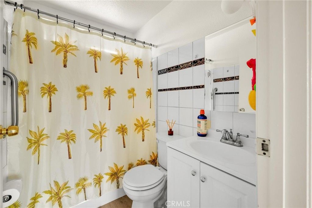 Image 26 of property listing at 3185 Perlita Avenue, Los Angeles, CA 90039