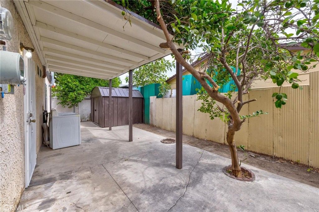 Image 28 of property listing at 3185 Perlita Avenue, Los Angeles, CA 90039