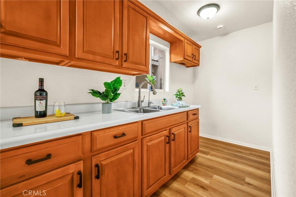 Image 33 of property listing at 3185 Perlita Avenue, Los Angeles, CA 90039
