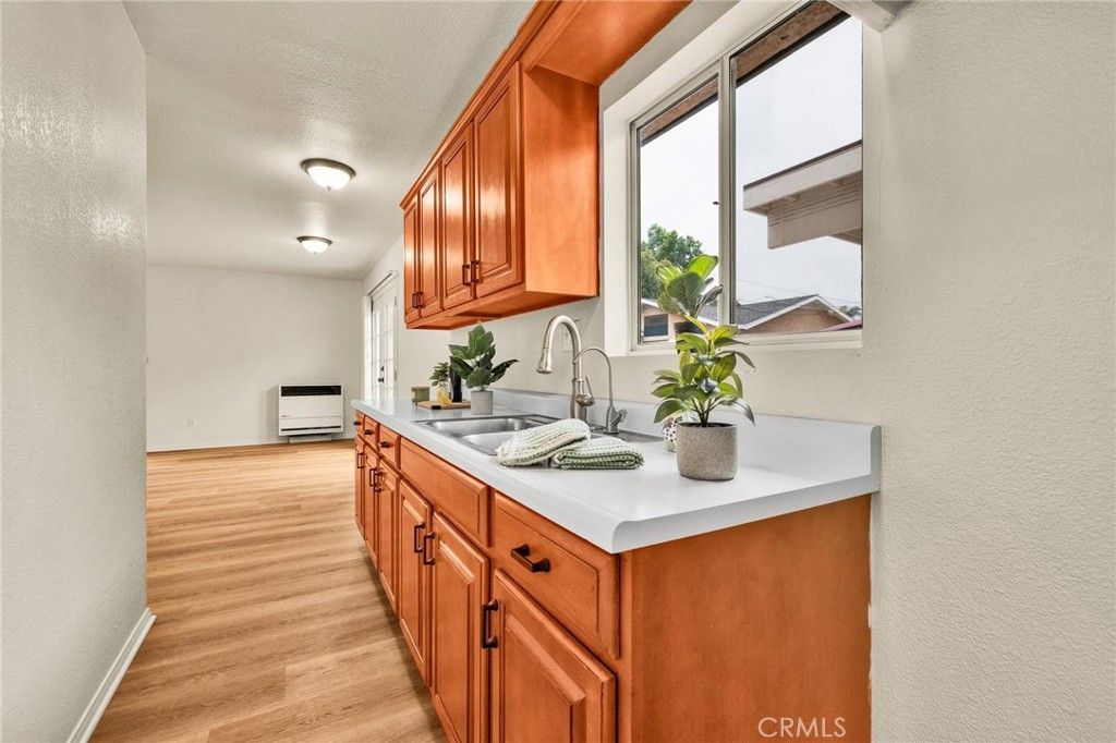 Image 34 of property listing at 3185 Perlita Avenue, Los Angeles, CA 90039