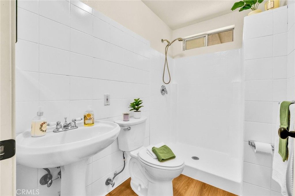 Image 36 of property listing at 3185 Perlita Avenue, Los Angeles, CA 90039