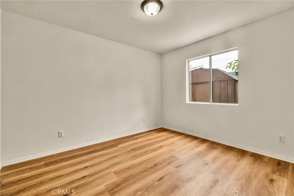 Image 37 of property listing at 3185 Perlita Avenue, Los Angeles, CA 90039