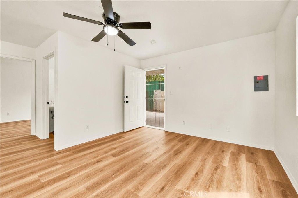 Image 41 of property listing at 3185 Perlita Avenue, Los Angeles, CA 90039