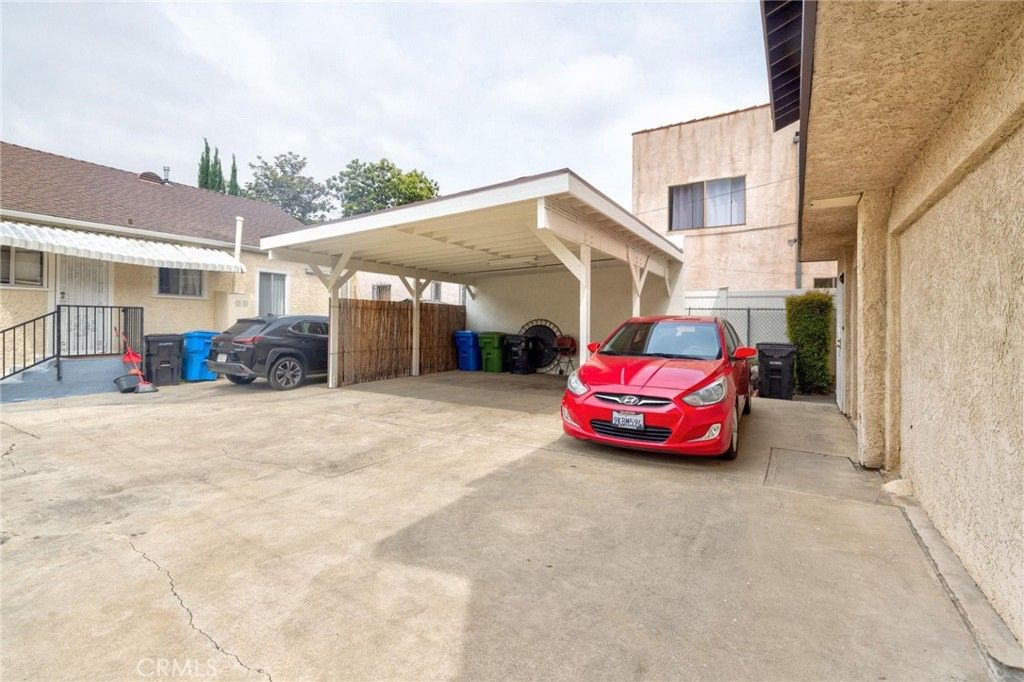 Image 46 of property listing at 3185 Perlita Avenue, Los Angeles, CA 90039