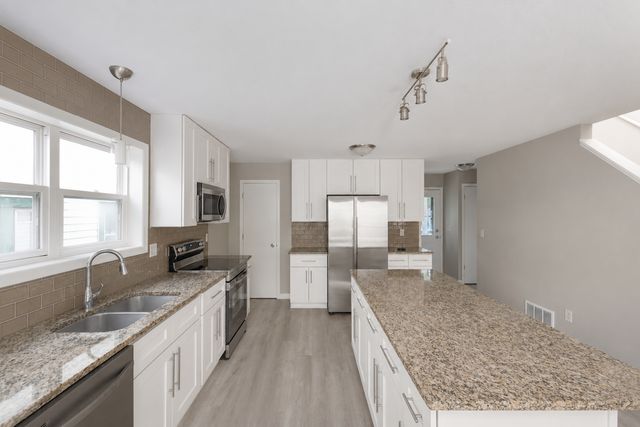 2331 Sheridan Avenue N, Minneapolis, MN 55411