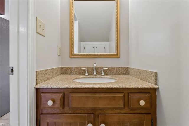2107 Village Green PW, Newport News, VA 23602