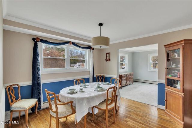 10 Appletree Lane, Clifton Park, NY 12065