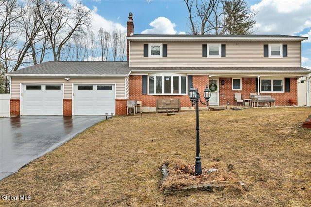 10 Appletree Lane, Clifton Park, NY 12065