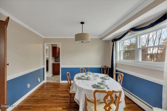 10 Appletree Lane, Clifton Park, NY 12065