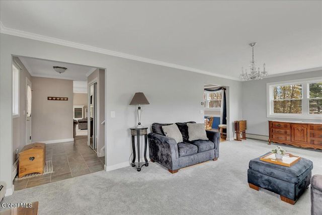 10 Appletree Lane, Clifton Park, NY 12065