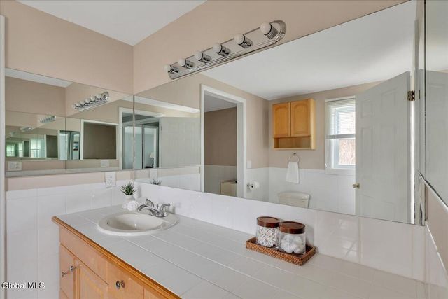 10 Appletree Lane, Clifton Park, NY 12065