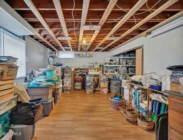 10 Appletree Lane, Clifton Park, NY 12065