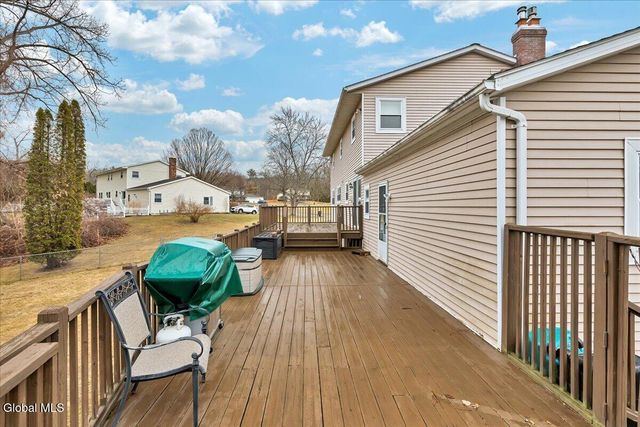 10 Appletree Lane, Clifton Park, NY 12065