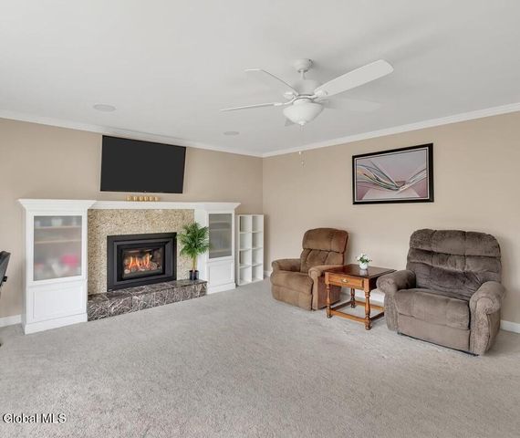 10 Appletree Lane, Clifton Park, NY 12065