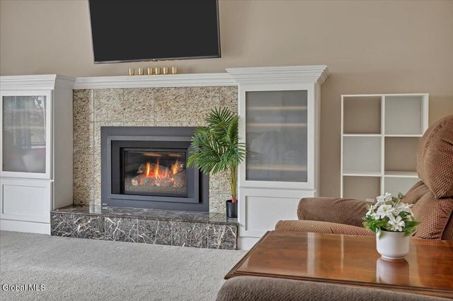 10 Appletree Lane, Clifton Park, NY 12065