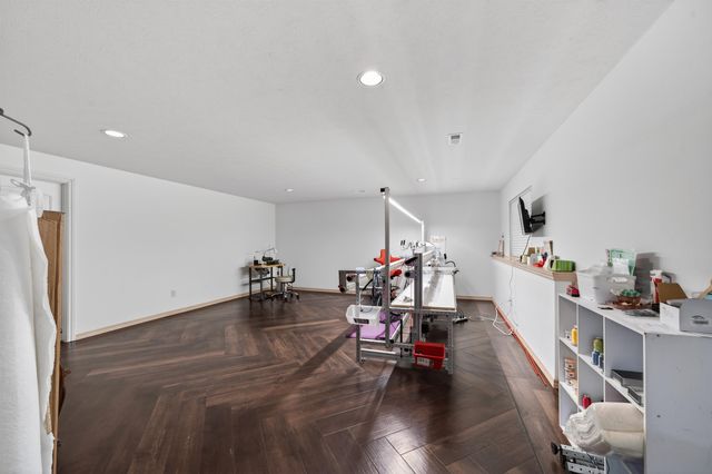 448 Bridgefield Ct, Wichita, KS 67230
