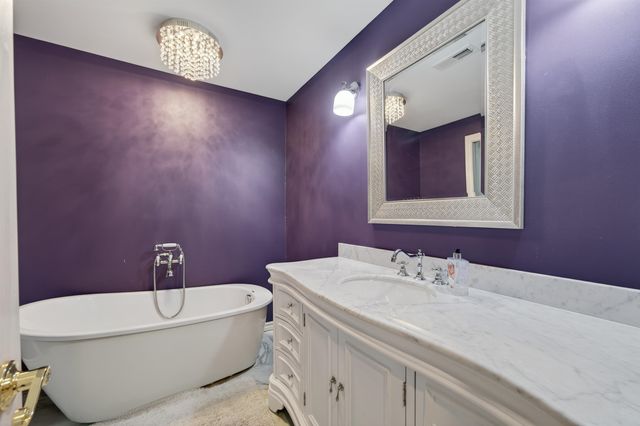 448 Bridgefield Ct, Wichita, KS 67230