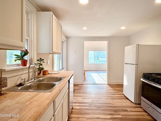 5228 Rowland Road, Toledo, OH 43613