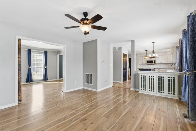 2371 Hartland Parkside Drive, Lexington, KY 40515