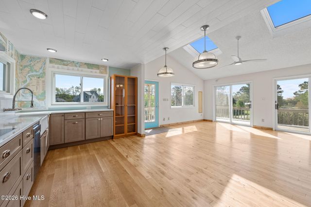 2027 Blackbeard Drive, Oriental, NC 28571