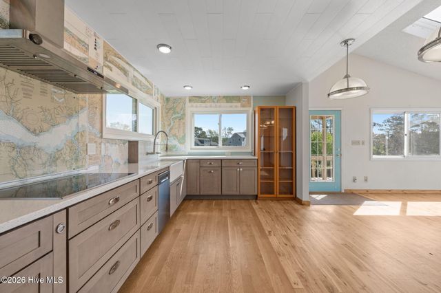 2027 Blackbeard Drive, Oriental, NC 28571