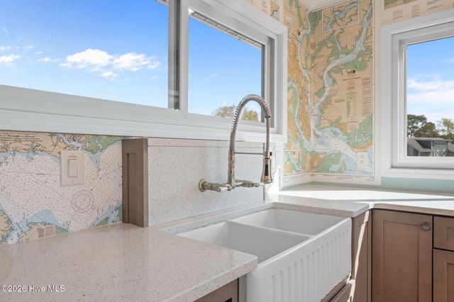 2027 Blackbeard Drive, Oriental, NC 28571