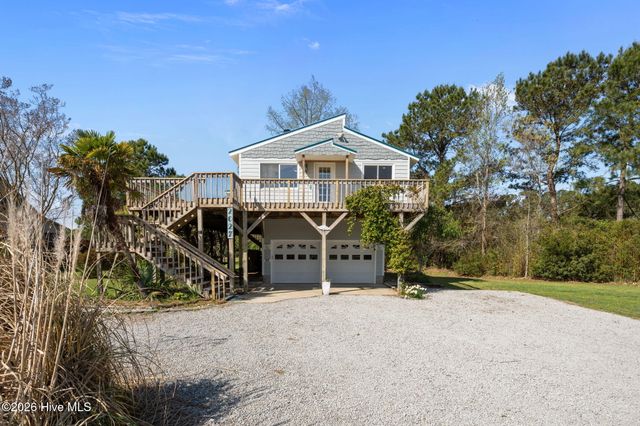 2027 Blackbeard Drive, Oriental, NC 28571