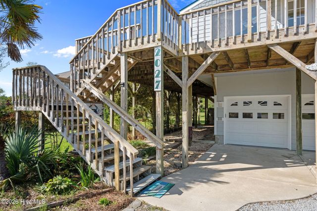 2027 Blackbeard Drive, Oriental, NC 28571