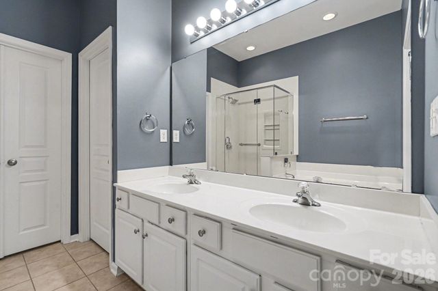 6005 Pale Moss Lane, Charlotte, NC 28269