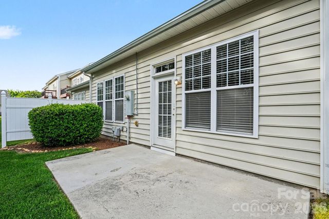 6005 Pale Moss Lane, Charlotte, NC 28269