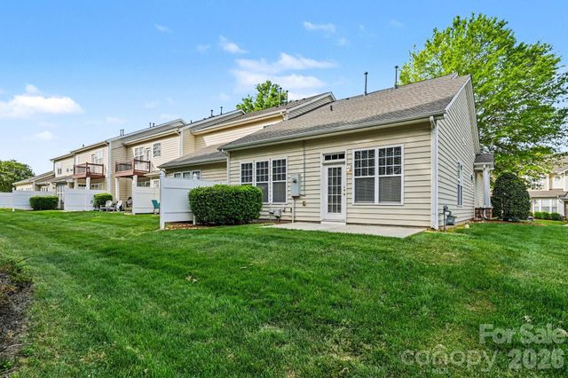 6005 Pale Moss Lane, Charlotte, NC 28269