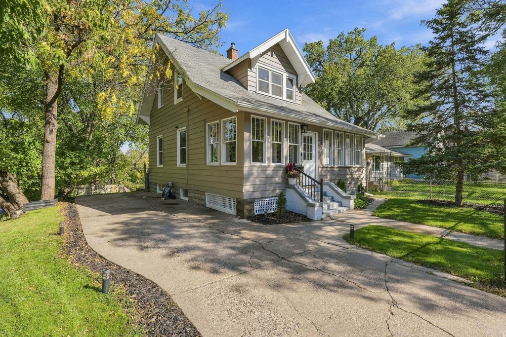 211 Morton Street E, Saint Paul, MN 55107 — photo 2
