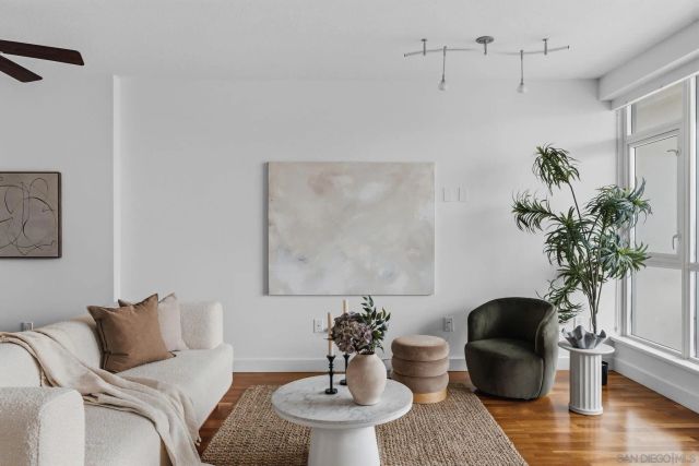 325 7th Avenue 1801, San Diego, CA 92101