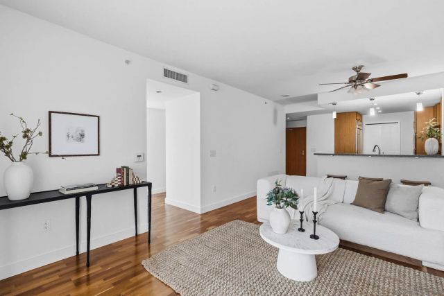 325 7th Avenue 1801, San Diego, CA 92101