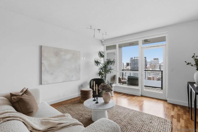 325 7th Avenue 1801, San Diego, CA 92101