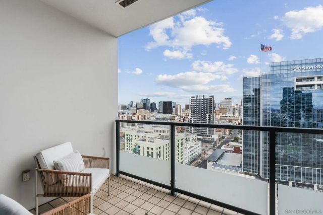 325 7th Avenue 1801, San Diego, CA 92101
