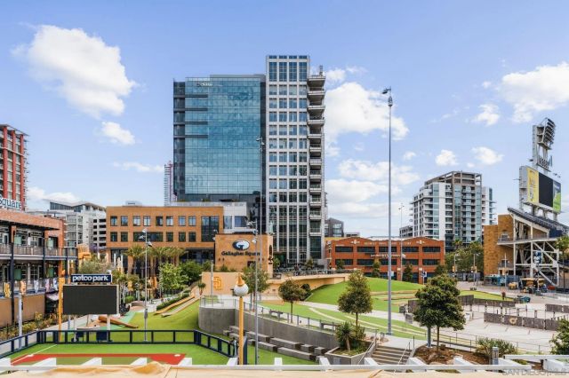 325 7th Avenue 1801, San Diego, CA 92101